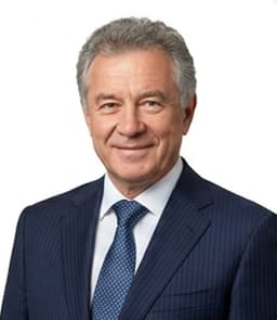 Александр Петров
